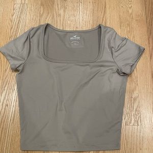 hollister square neck cropped tee